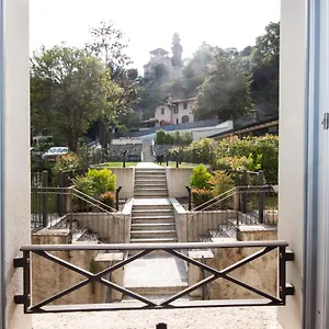 https://casa-julia.it-lombardy.com