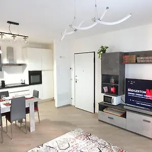 https://la-dama-di-santa.hotelitalianriviera.com